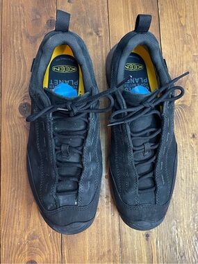 Keen Mens size 8.5 black jasper sneakers
